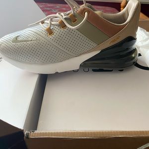 Nike 270 women- size 8